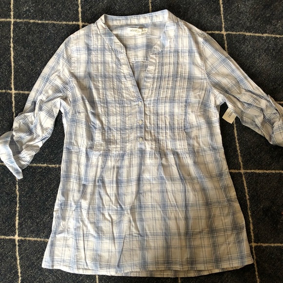 Women’s Aeropostale Half Button Top - Picture 1 of 6